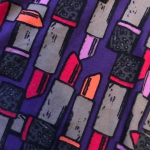 LuLaRoe LIPSTICK TC LEGGINGS